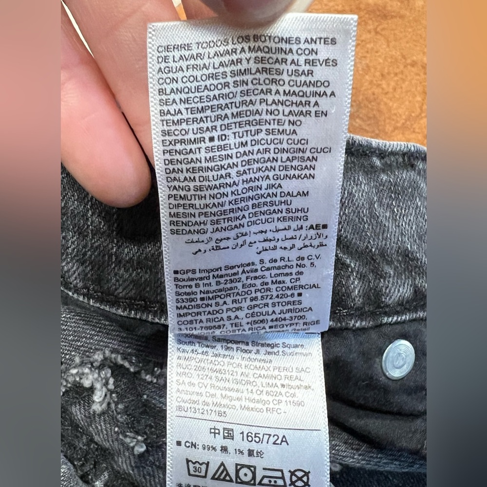 Old Navy Women’s Mid-Rise Boyfriend Straight Jeans - Picture 11 of 13